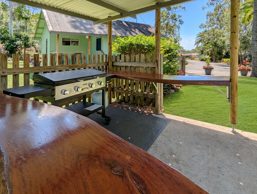 Award-Winning Accommodation with Freehold (2.94 Acres) in Prime Location