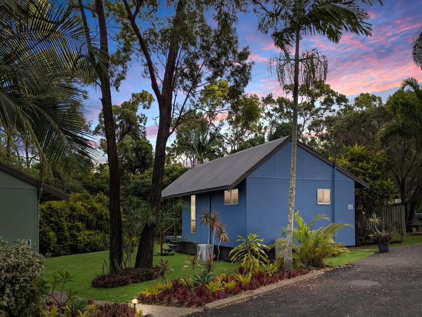 Award-Winning Accommodation with Freehold (2.94 Acres) in Prime Location