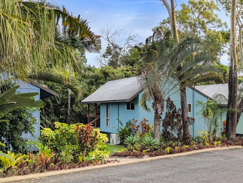 Award-Winning Accommodation with Freehold (2.94 Acres) in Prime Location
