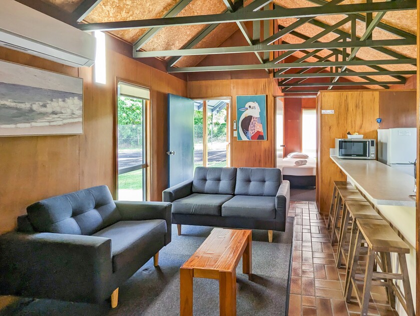 Award-Winning Accommodation with Freehold (2.94 Acres) in Prime Location