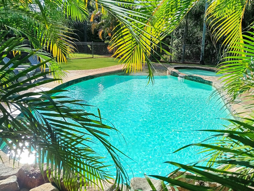 Award-Winning Accommodation with Freehold (2.94 Acres) in Prime Location