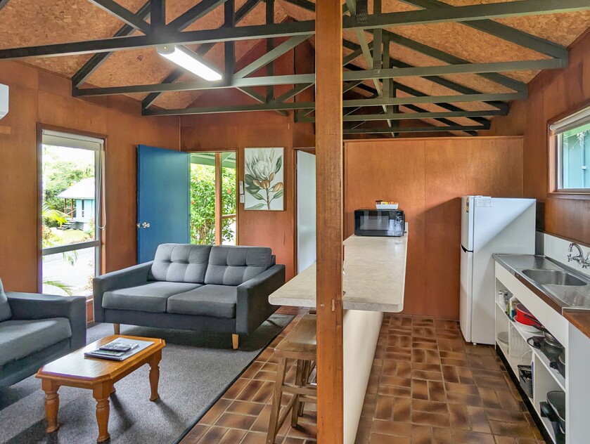 Award-Winning Accommodation with Freehold (2.94 Acres) in Prime Location
