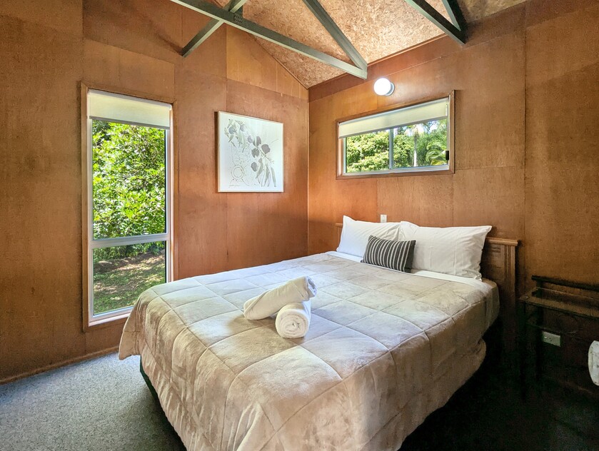 Award-Winning Accommodation with Freehold (2.94 Acres) in Prime Location