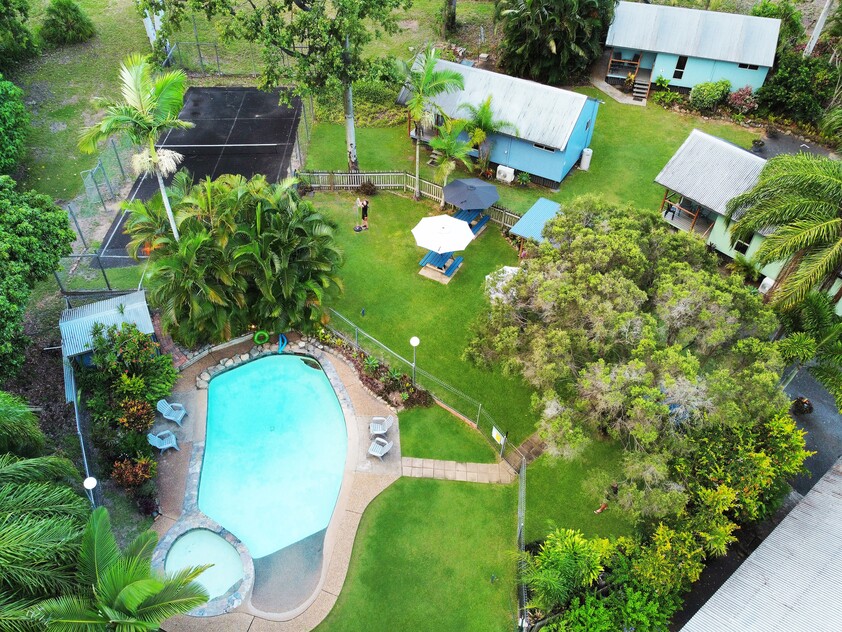 Award-Winning Accommodation with Freehold (2.94 Acres) in Prime Location
