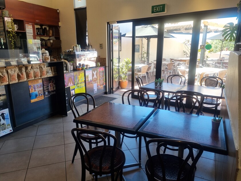 Charming Neighbourhood Café with Stunning Views Trevallyn