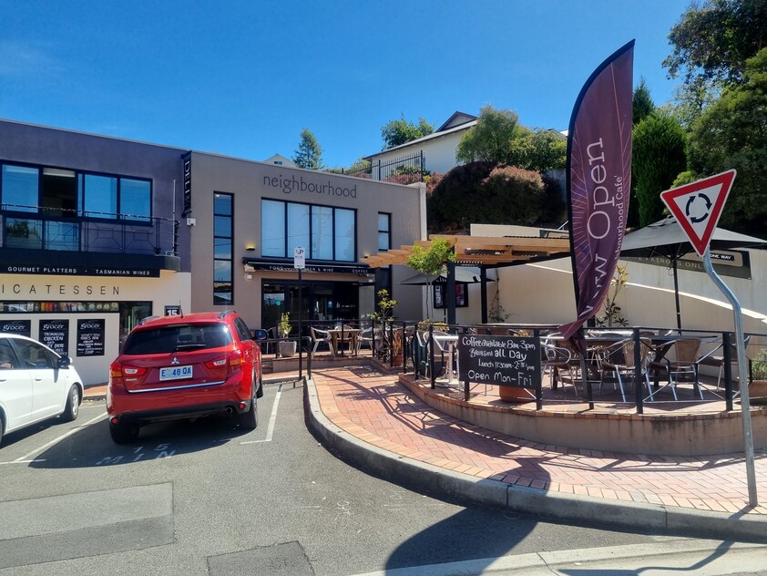 Charming Neighbourhood Café with Stunning Views Trevallyn