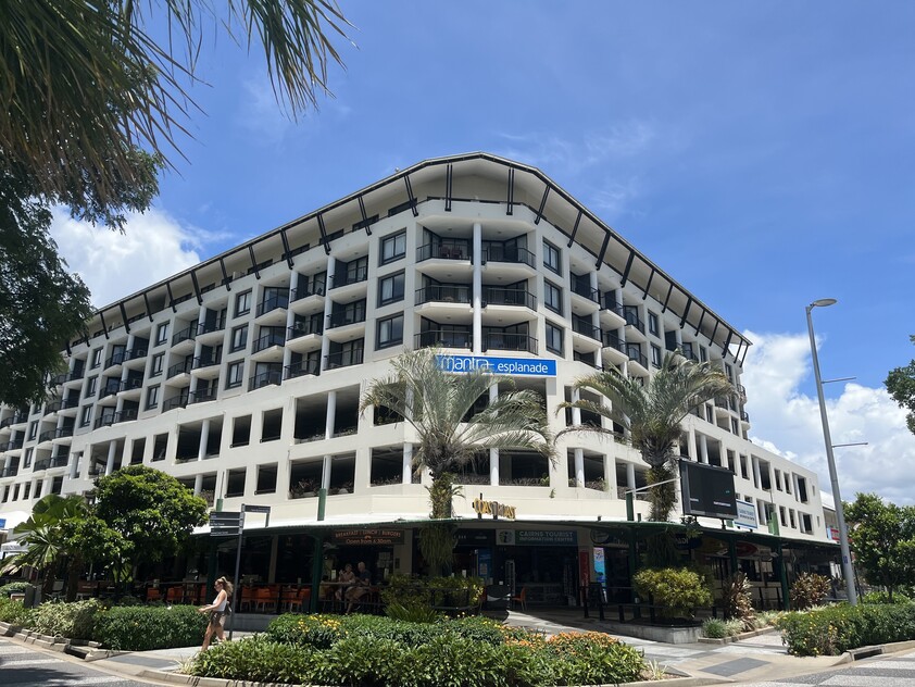 CAIRNS ESPLANADE APARTMENT & RETAIL SHOP COMBO