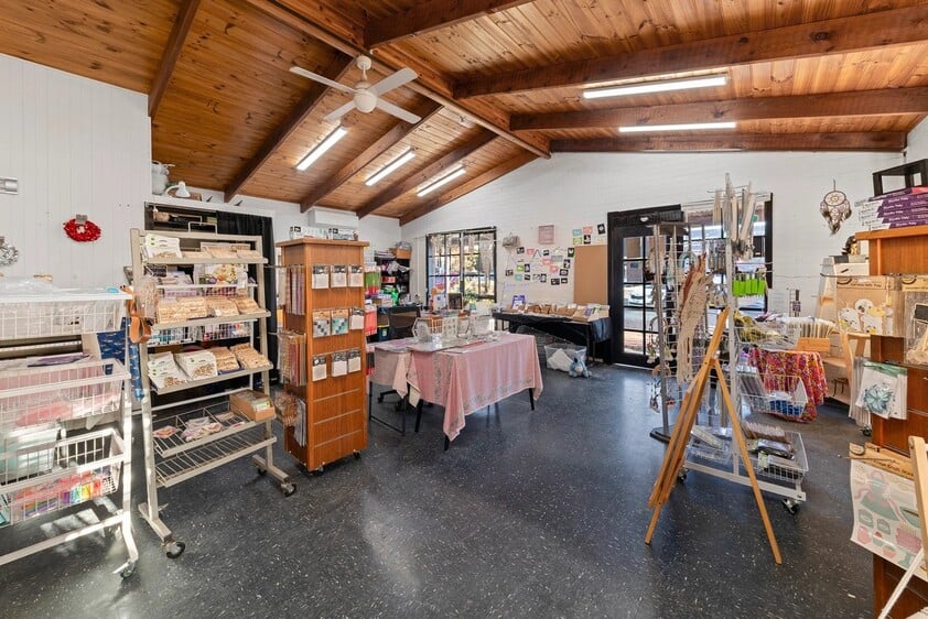 Perfectly position high profile commercial freehold