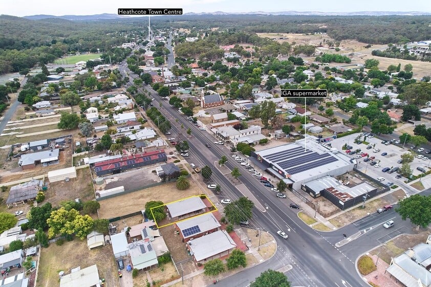 Perfectly position high profile commercial freehold
