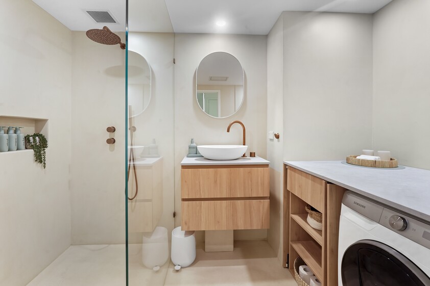 Short term - fully furnished apartment in the Zone