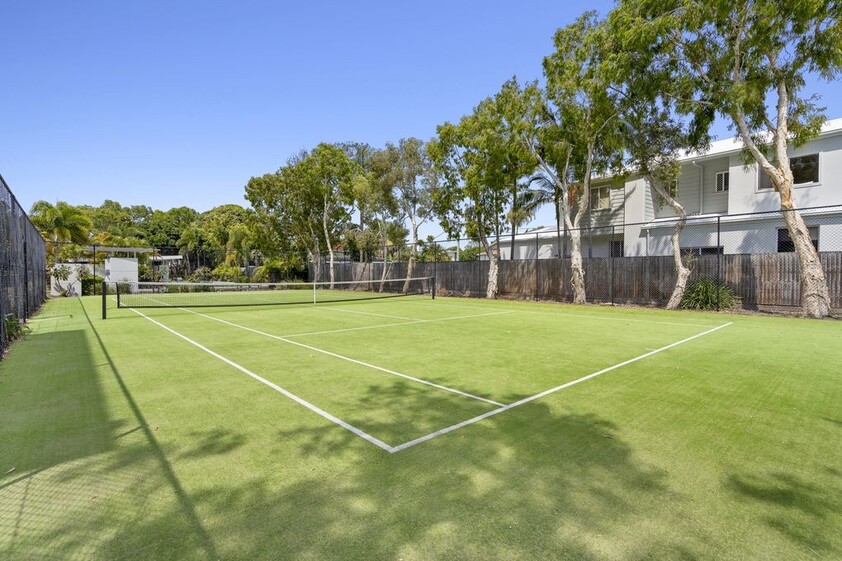 Short term - fully furnished apartment in the Zone