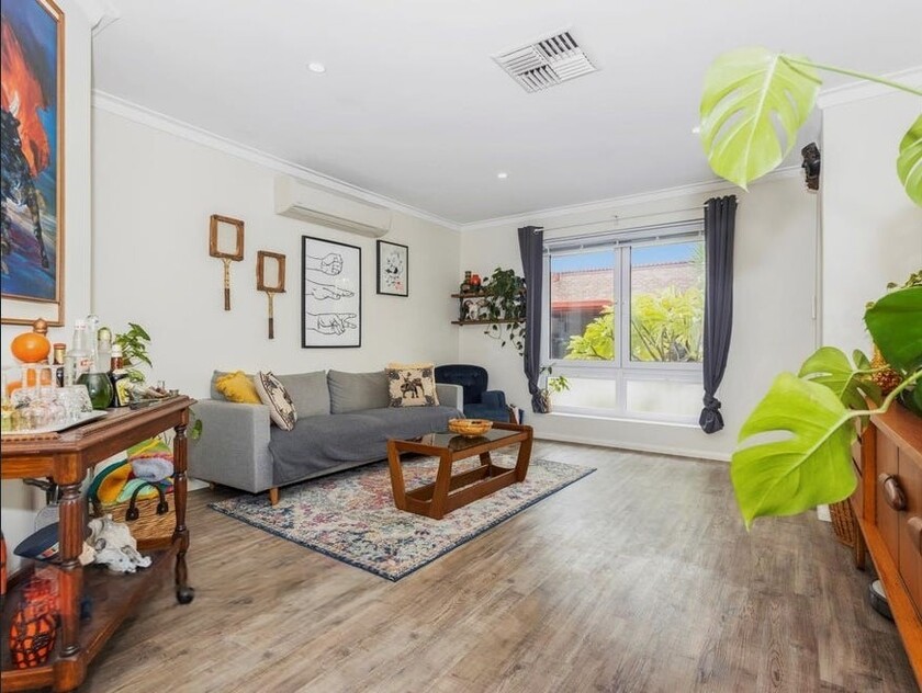 Charming Light Filled 2-Bedroom Villa with Study in Tuart Hill