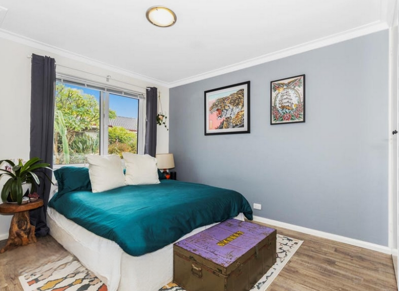 Charming Light Filled 2-Bedroom Villa with Study in Tuart Hill