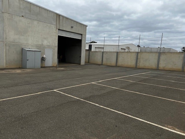 EXCEPTIONAL WAREHOUSE IN THRIVING EAST BENDIGO INDUSTRIAL PRECINCT