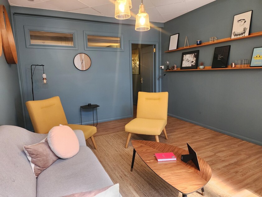 Boutique Strata Shop for lease