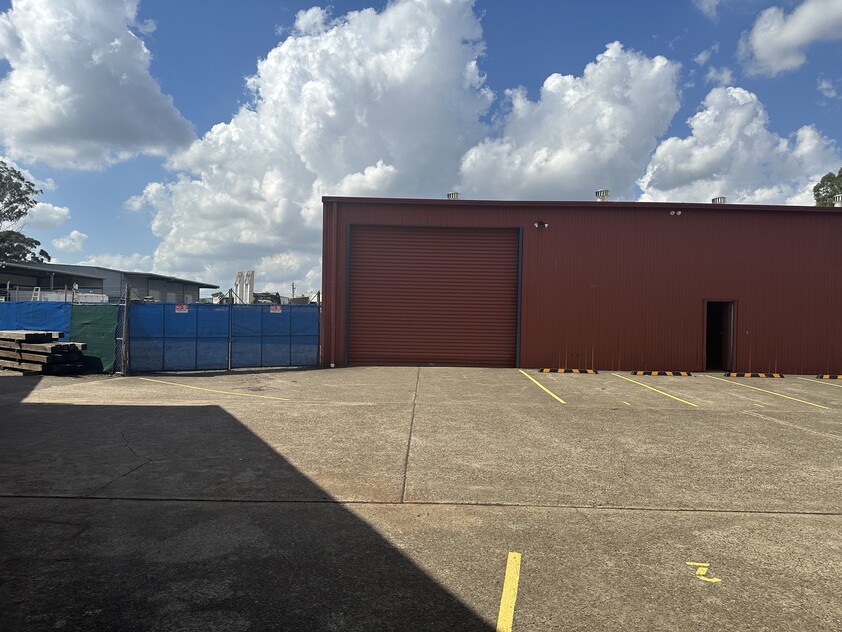 Standalone Factory/Warehouse with Yard in Prime Dunheved Business Park Location