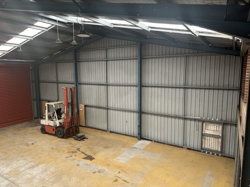 Standalone Factory/Warehouse with Yard in Prime Dunheved Business Park Location