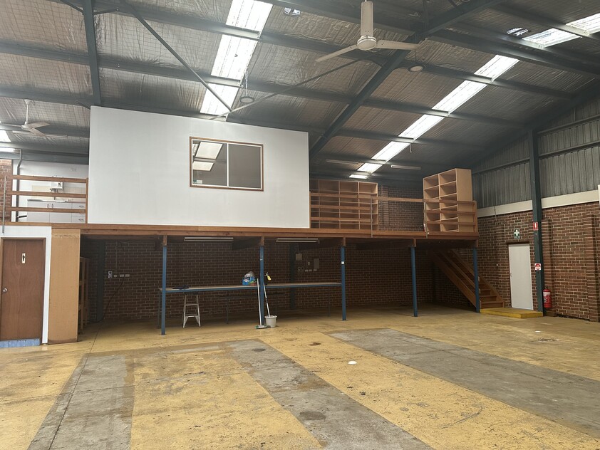 Standalone Factory/Warehouse with Yard in Prime Dunheved Business Park Location