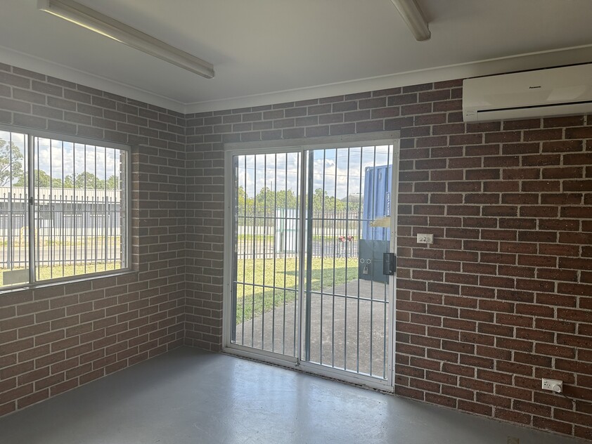 Standalone Factory/Warehouse with Yard in Prime Dunheved Business Park Location