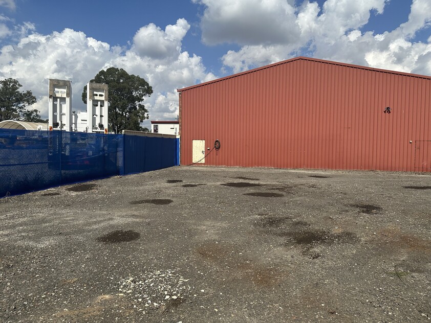Standalone Factory/Warehouse with Yard in Prime Dunheved Business Park Location