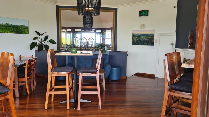 AREA 88 M2 - “COMMERCIAL KITCHEN/OFFICE” MAPLETON VIEWS