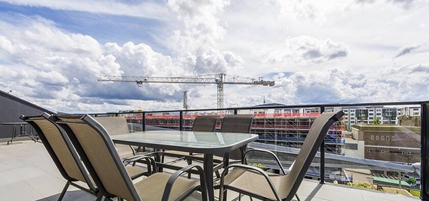 Executive Top Floor Apartment in the Heart of Braddon