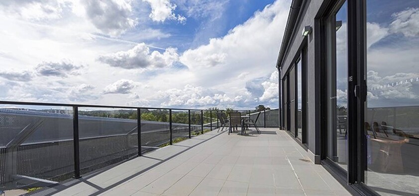 Executive Top Floor Apartment in the Heart of Braddon
