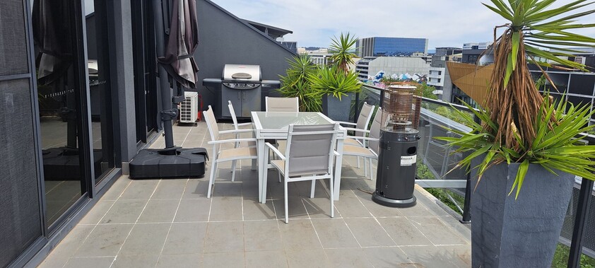 Executive Top Floor Apartment in the Heart of Braddon