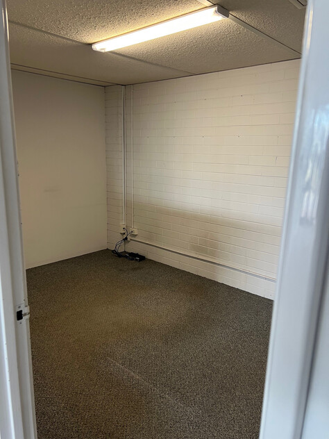 Fantastic Frontage Exposure for this 113sqm Office/Showroom/Workshop/Warehouse