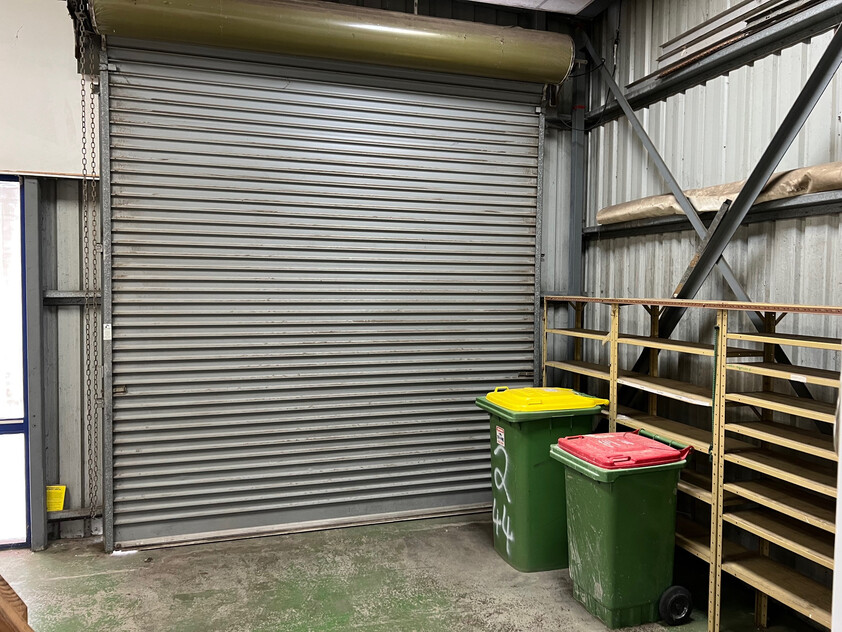 Fantastic Frontage Exposure for this 113sqm Office/Showroom/Workshop/Warehouse