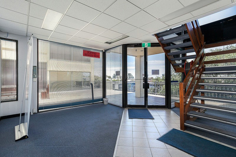 Excellent Office/Warehouse space!