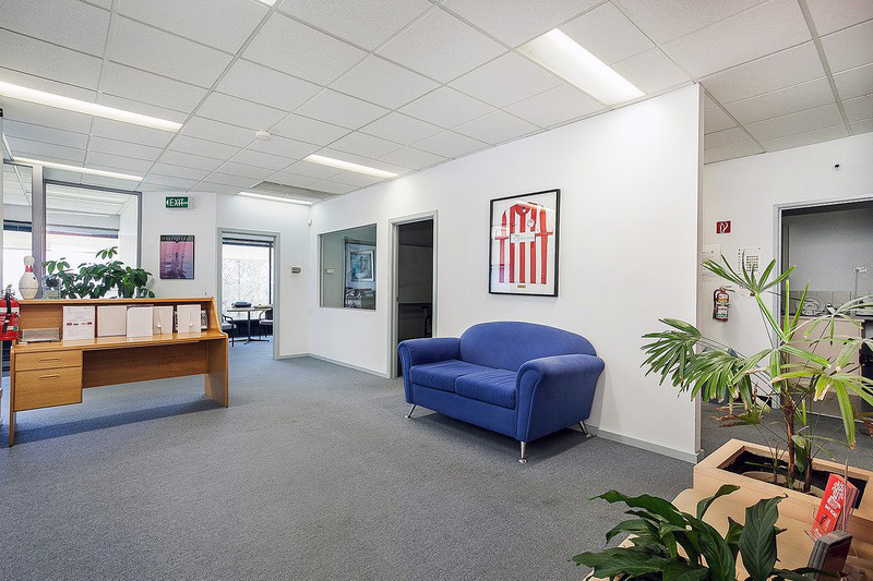 Excellent Office/Warehouse space!