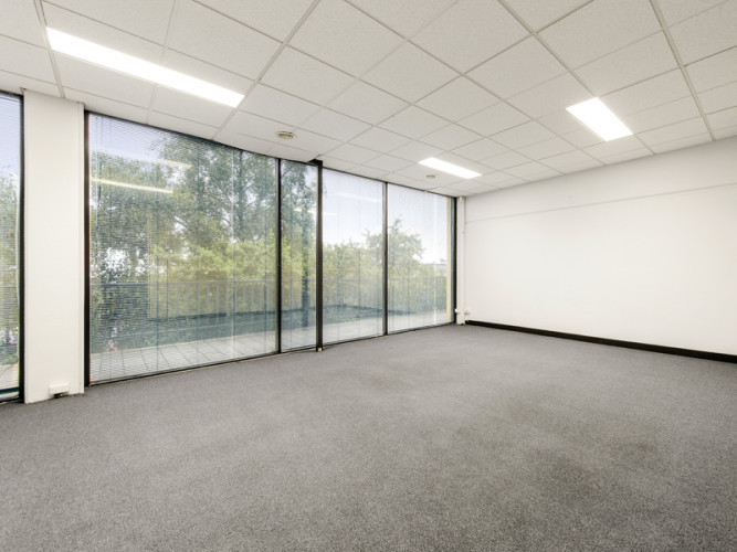 Excellent Office/Warehouse space!