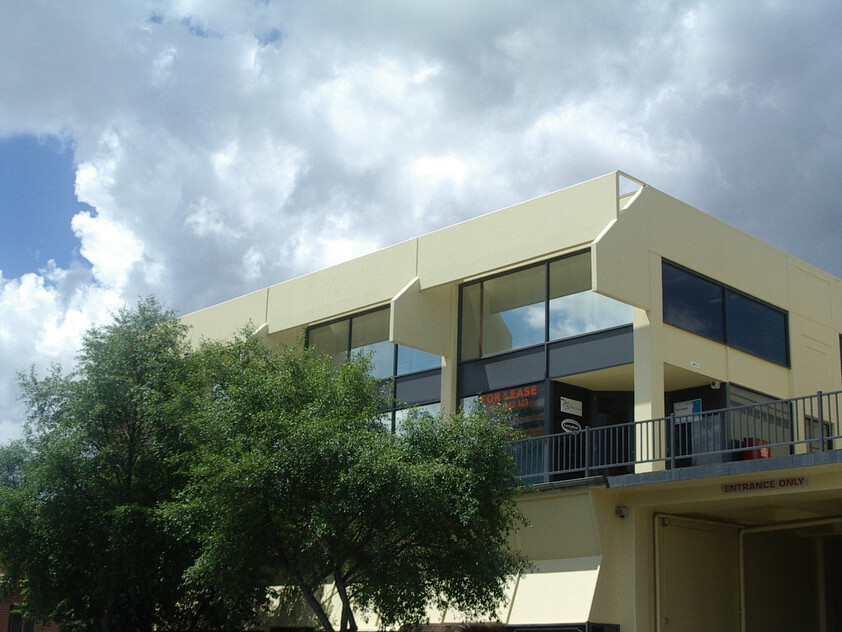 Excellent Office/Warehouse space!