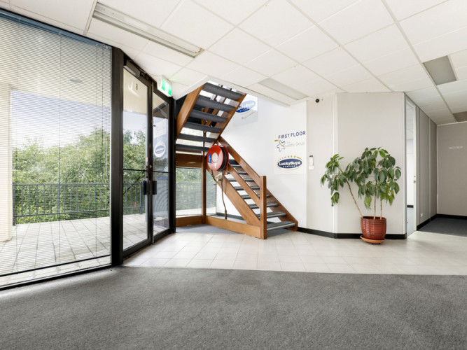 Excellent Office/Warehouse space!