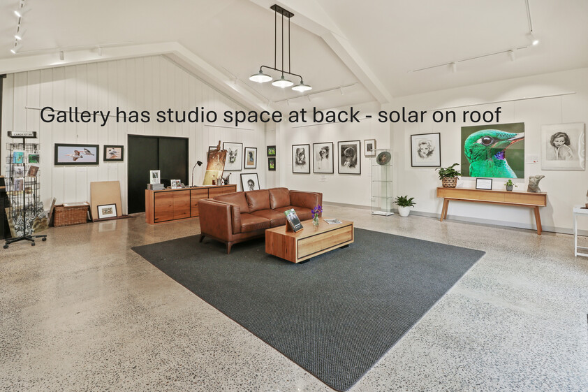 Award-Winning Maze, Garden, Café & Gallery with Events Venue & Residence