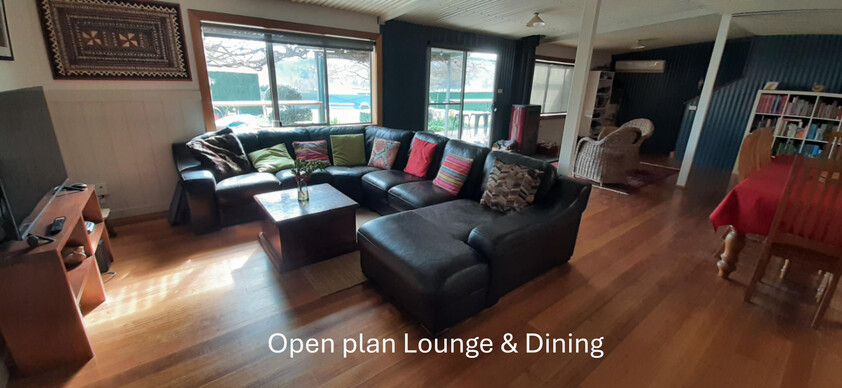 Award-Winning Maze, Garden, Café & Gallery with Events Venue & Residence
