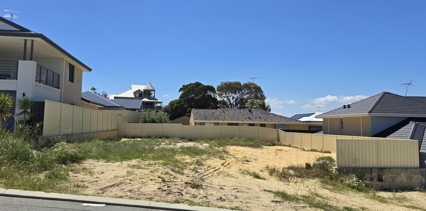 Live the Dream in Wonderful Wannanup - Vacant Land For Sale - 19.5m Frontage with 533m2 of Levelled Land