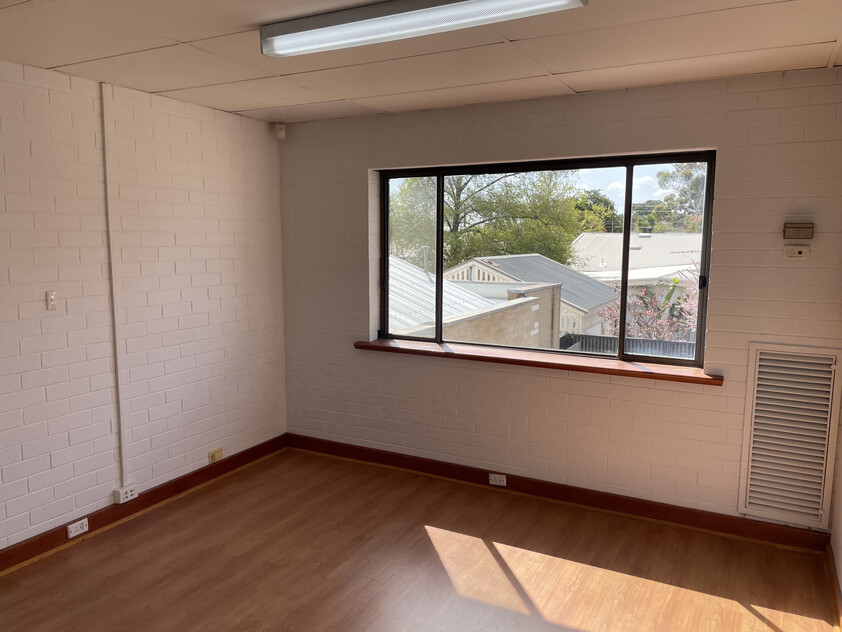 Prominent & Prime 2-Level Commercial/Retail Building