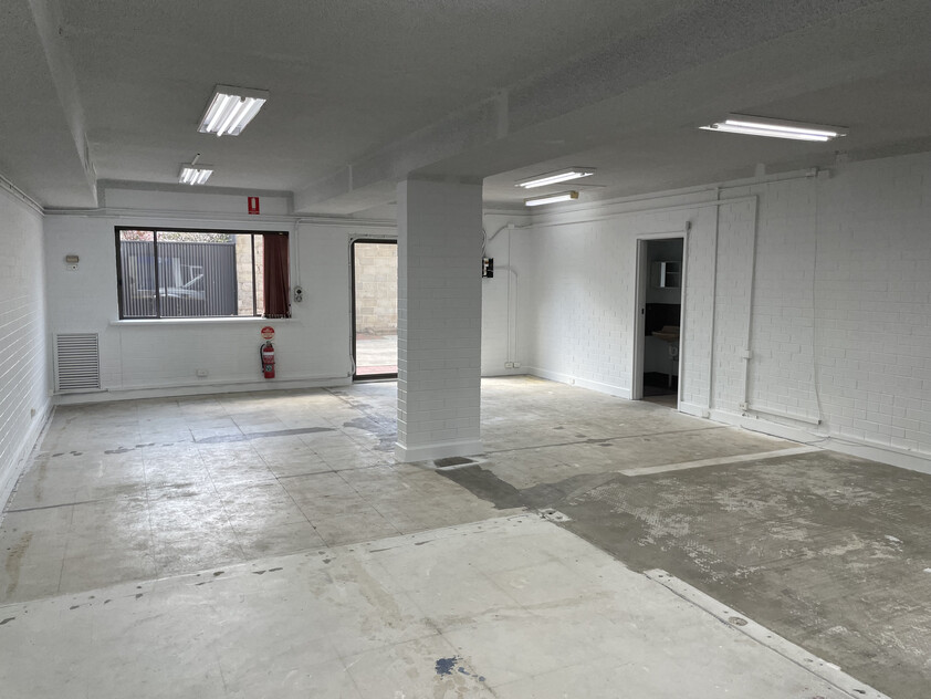 Prominent & Prime 2-Level Commercial/Retail Building