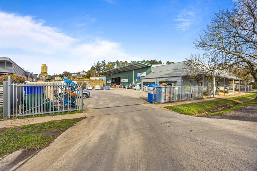 FOR SALE PRIME COMMERCIAL DEVELOPMENT OPPORTUNITY - GENEROUS VENDOR TERMS AVAILABLE