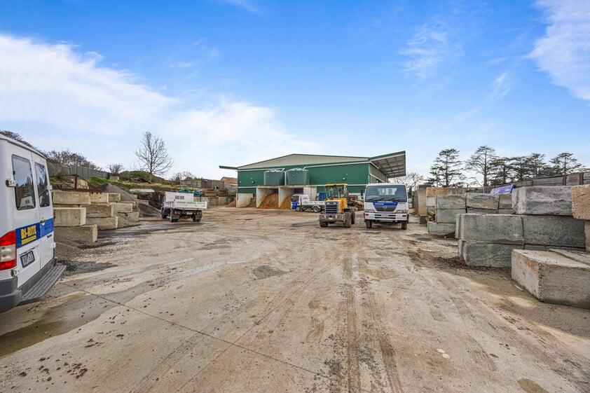 FOR SALE PRIME COMMERCIAL DEVELOPMENT OPPORTUNITY - GENEROUS VENDOR TERMS AVAILABLE