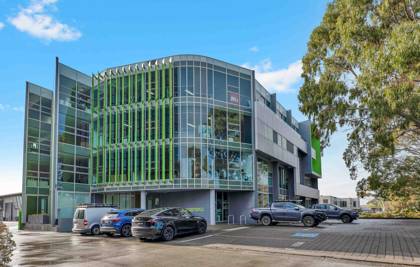 Superb Modern Office overlooking golf course
