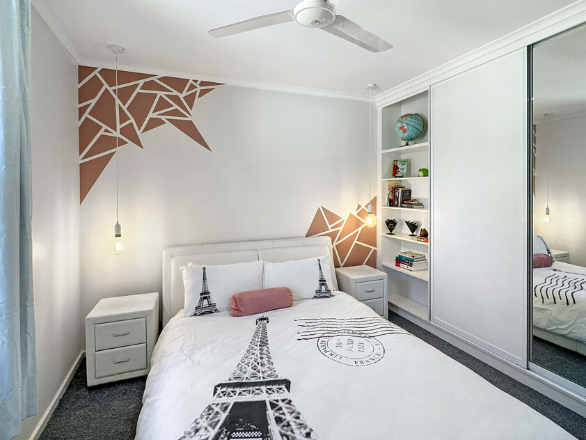 Family Comfort, Entertainer’s Paradise & Stunning Mt Gillen Views