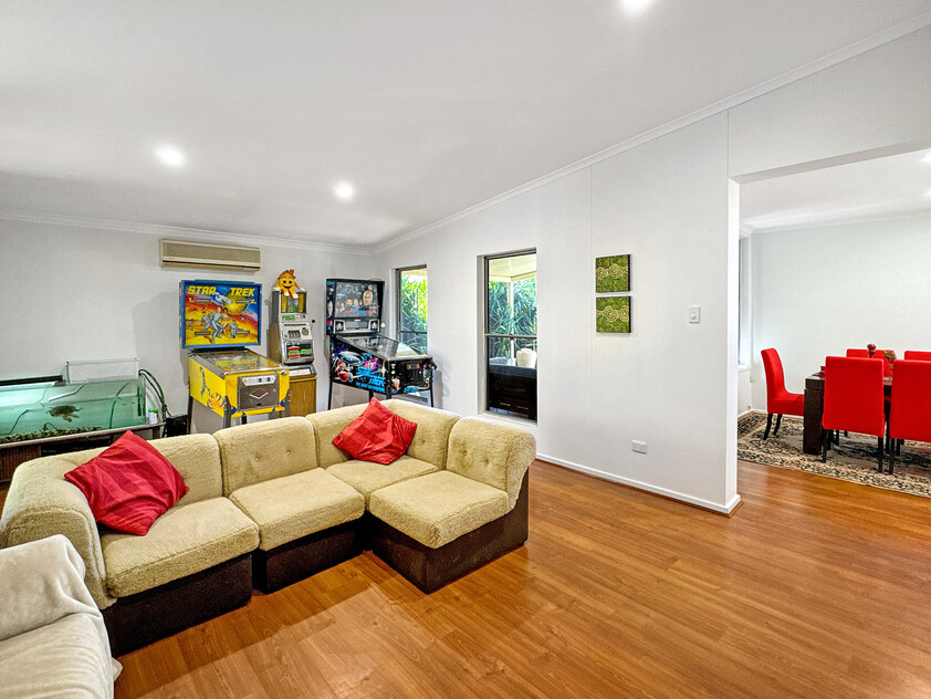 Family Comfort, Entertainer’s Paradise & Stunning Mt Gillen Views