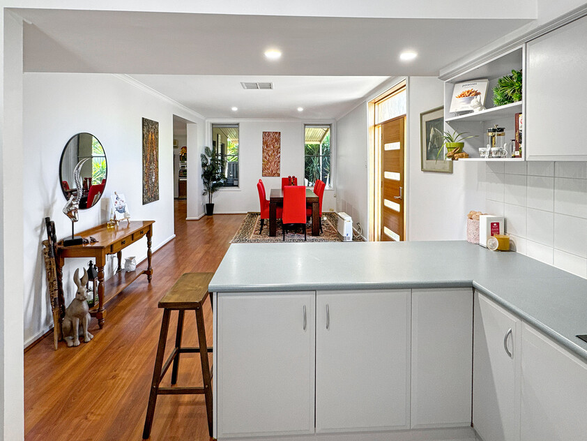 Family Comfort, Entertainer’s Paradise & Stunning Mt Gillen Views