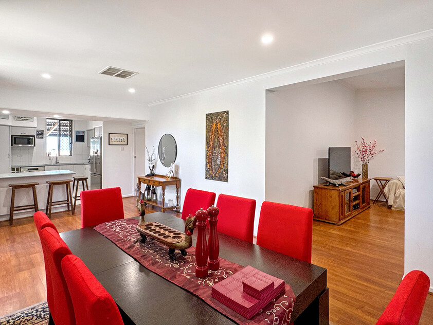 Family Comfort, Entertainer’s Paradise & Stunning Mt Gillen Views