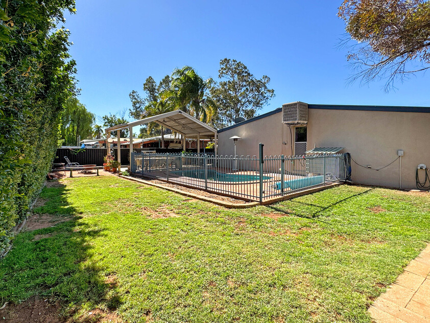 Family Comfort, Entertainer’s Paradise & Stunning Mt Gillen Views