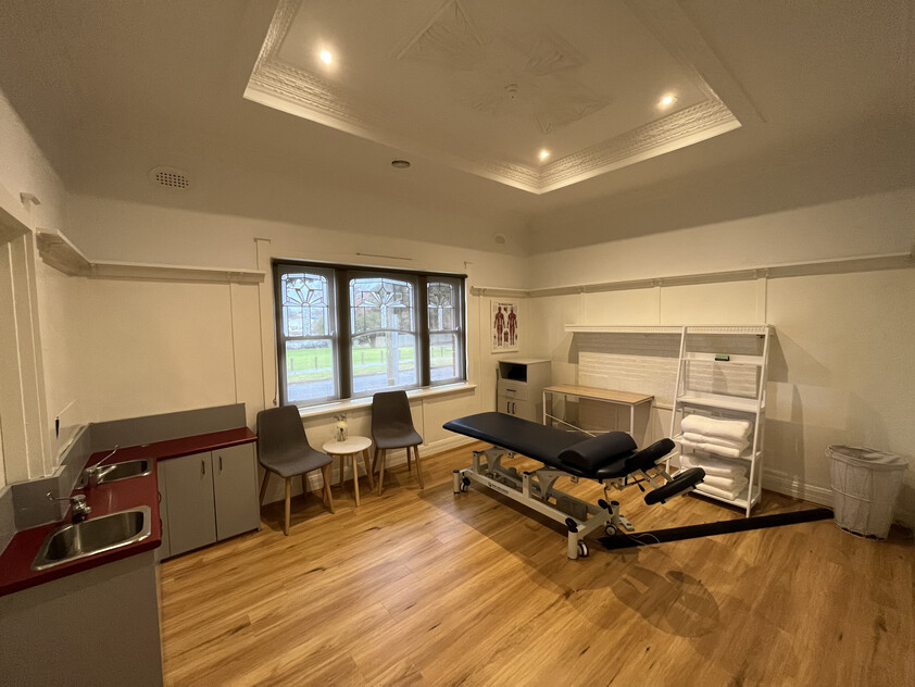Ready-to-Use Consulting Room in Prime Dandenong All-Inclusive