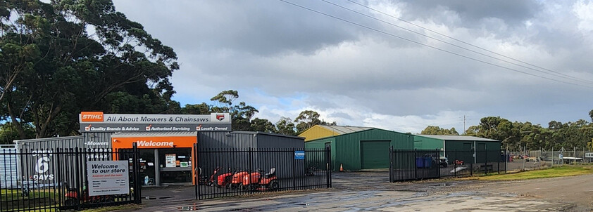 FREEHOLD SALE : 3 WAREHOUSES ON 4491SQM INDUSTRIAL 1 ZONED LAND WITH QUALITY CHAINSAW BUSINESS
